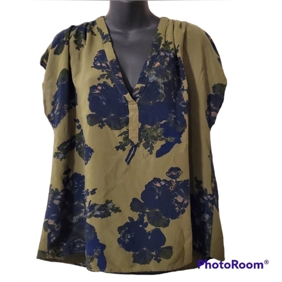 H&M Tops - H&M - V-Neck Blouse - Sz L